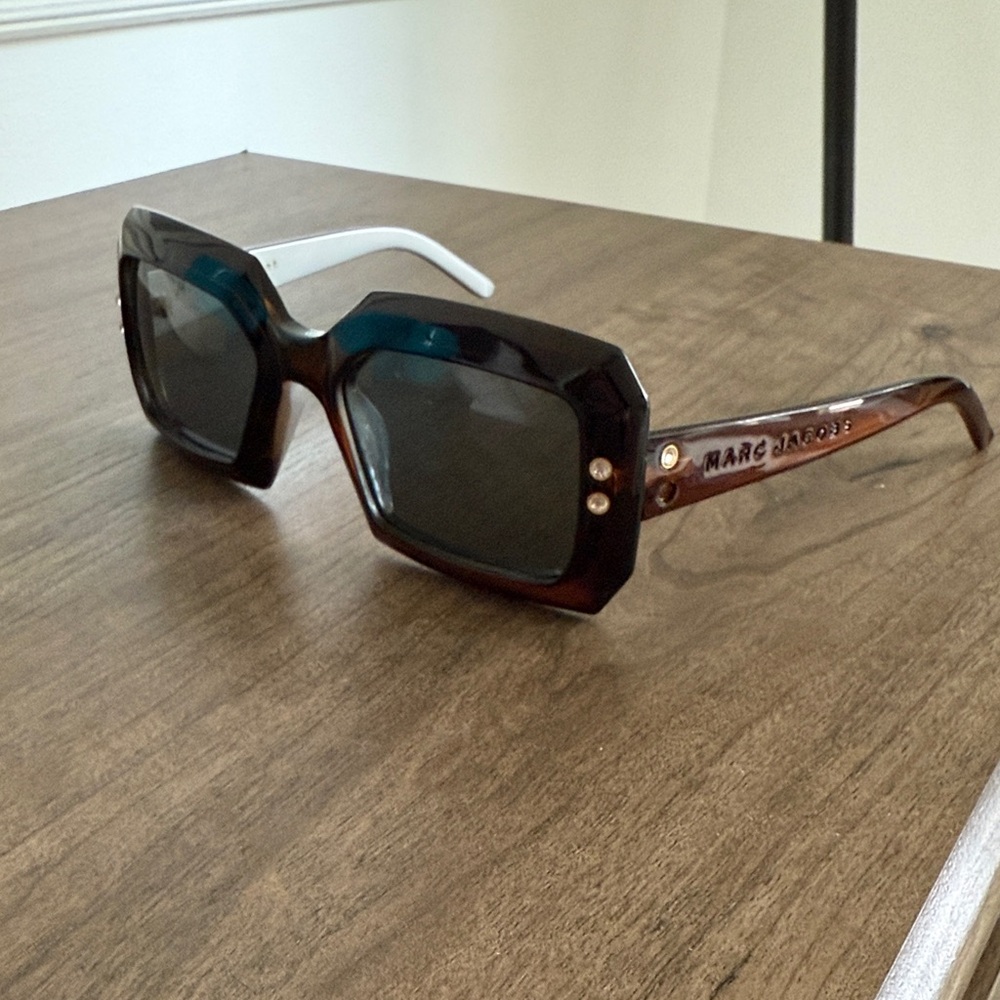 Marc Jacobs Brown Square Sunglasses - Picture 2 of 3